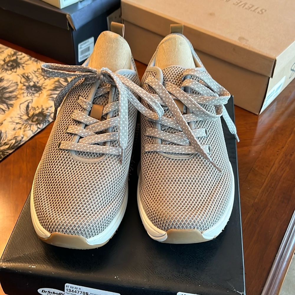 Dr Scholls. high hope soft gray sneakers 9m. - Picture 11 of 16
